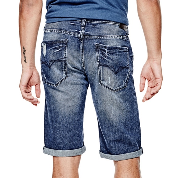 NWT GUESS Regular Fit Denim Shorts SZ 31 - Picture 1 of 2